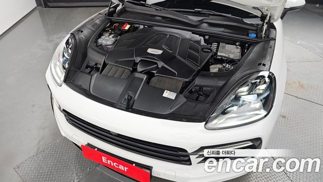 Porsche Cayenne 2021 — photo 6