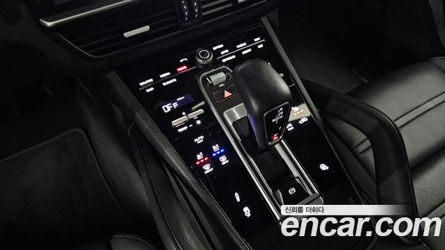 Porsche Cayenne 2021 — photo 9