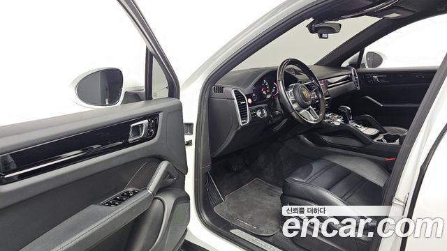 Porsche Cayenne 2021 — photo 10