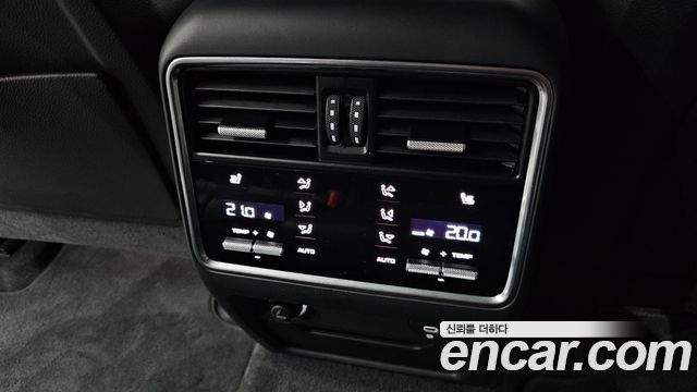Porsche Cayenne 2021 — photo 19