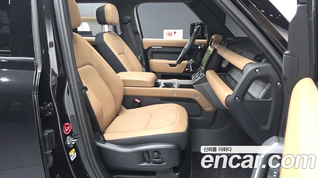 Land Rover Defender 2026 — photo 11