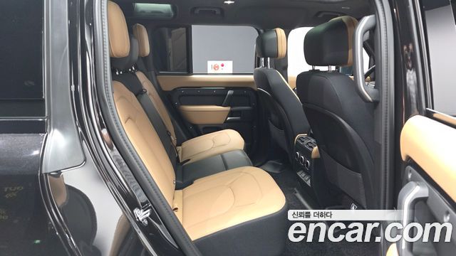 Land Rover Defender 2026 — photo 12