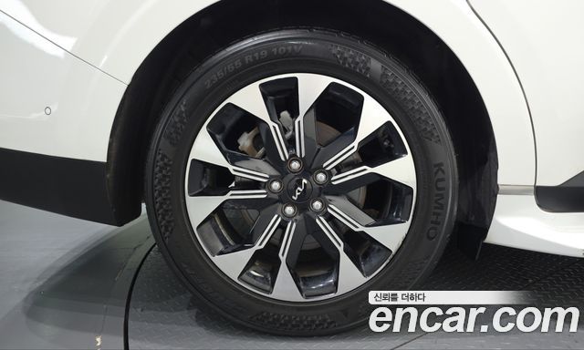Kia Canival 2023 — photo 5