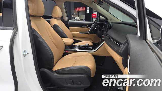 Kia Canival 2023 — photo 17