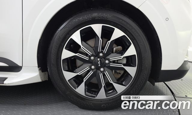 Kia Canival 2023 — photo 7