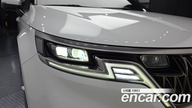 Kia Canival 2023 — photo 8