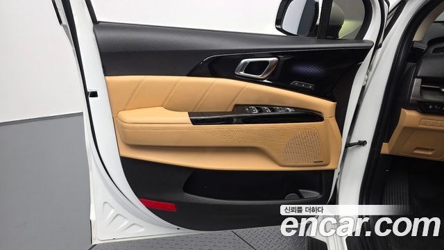 Kia Canival 2023 — photo 14