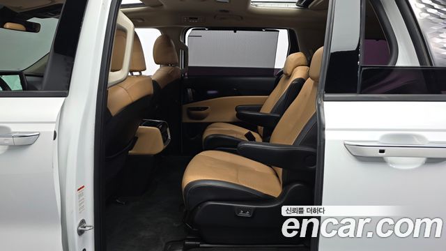 Kia Canival 2023 — photo 16