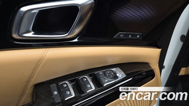 Kia Canival 2023 — photo 30