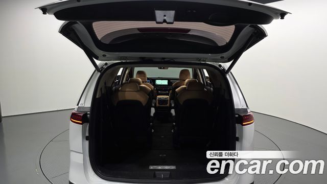 Kia Canival 2023 — photo 37