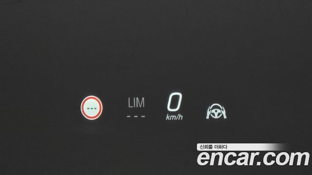 Mercedes-Benz GLC-Class 2025 — photo 17