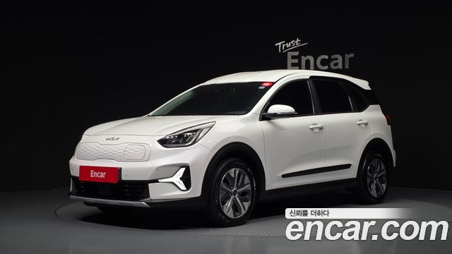 Kia Niro 2023 — photo 1