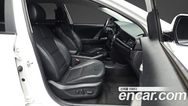 Kia Niro 2023 — photo 11