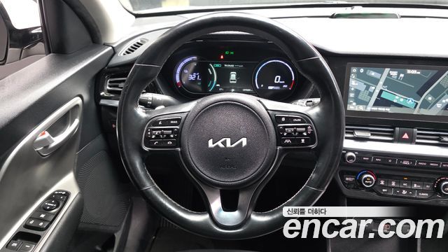Kia Niro 2023 — photo 13