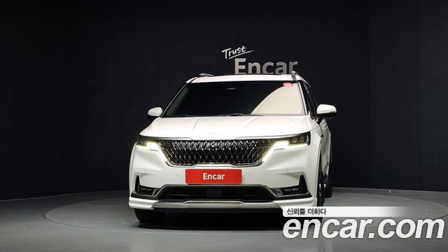 Kia Canival 2023 — photo 3
