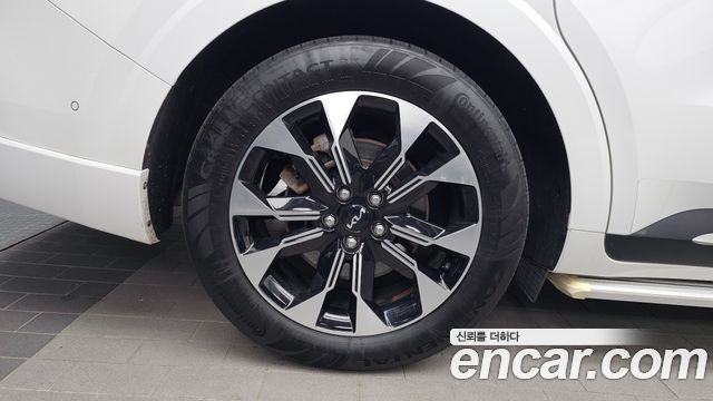 Kia Canival 2023 — photo 5