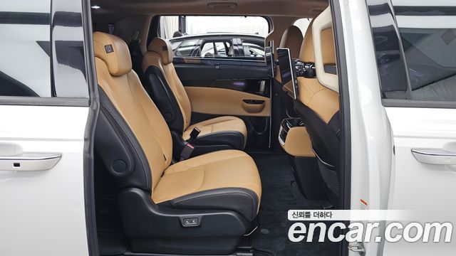 Kia Canival 2023 — photo 18
