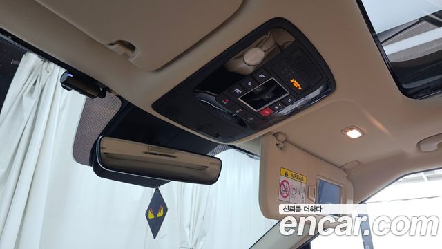 Kia Canival 2023 — photo 27
