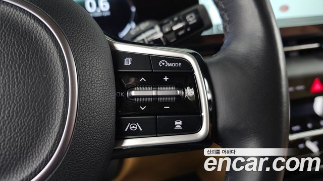 Kia Canival 2023 — photo 32