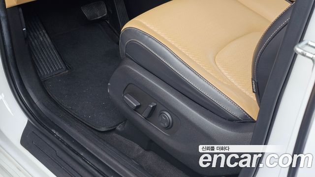 Kia Canival 2023 — photo 35