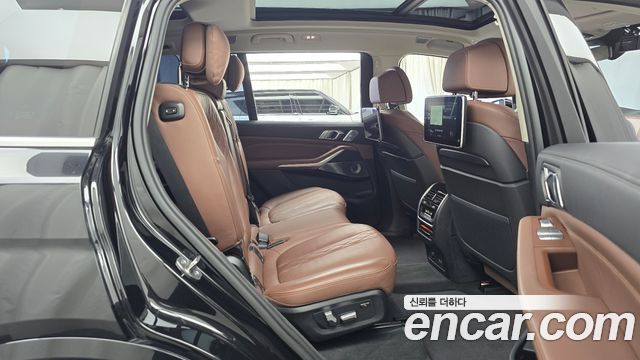 BMW X7 2022 — photo 17