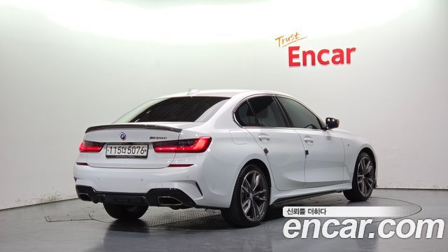 BMW 3-Series 2019 — photo 2