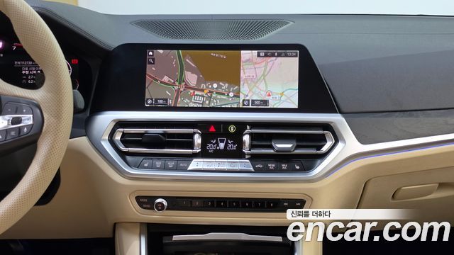 BMW 3-Series 2019 — photo 20