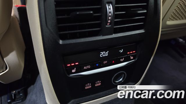 BMW 3-Series 2019 — photo 25