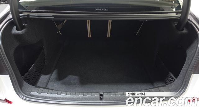 BMW 3-Series 2019 — photo 26