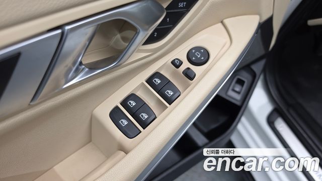 BMW 3-Series 2019 — photo 29