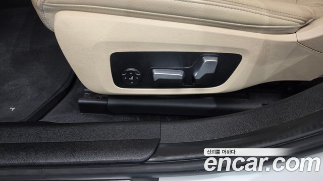 BMW 3-Series 2019 — photo 32