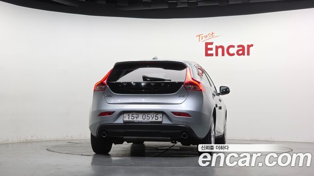 Volvo V40 2016 — photo 4