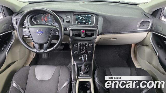 Volvo V40 2016 — photo 7