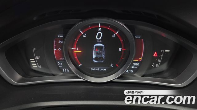 Volvo V40 2016 — photo 8