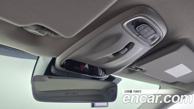 Volvo V40 2016 — photo 17