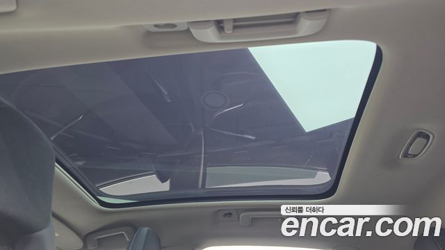 Volvo V40 2016 — photo 19