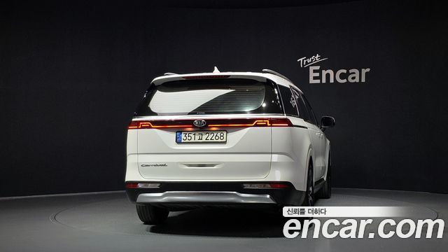 Kia Canival 2021 — photo 4