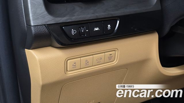 Kia Canival 2021 — photo 18