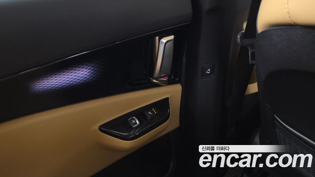 Kia Canival 2021 — photo 19
