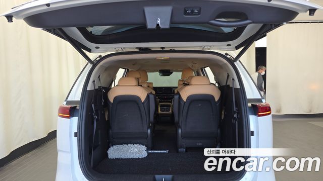 Kia Canival 2021 — photo 20