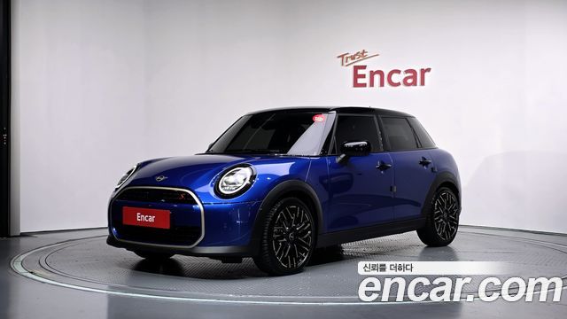 Mini Cooper 2025 — photo 1