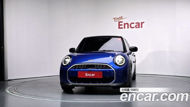 Mini Cooper 2025 — photo 3