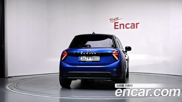 Mini Cooper 2025 — photo 4
