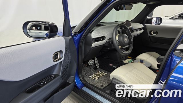 Mini Cooper 2025 — photo 13
