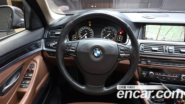 BMW 5-Series 2015 — photo 13