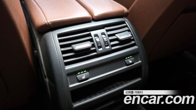 BMW 5-Series 2015 — photo 19
