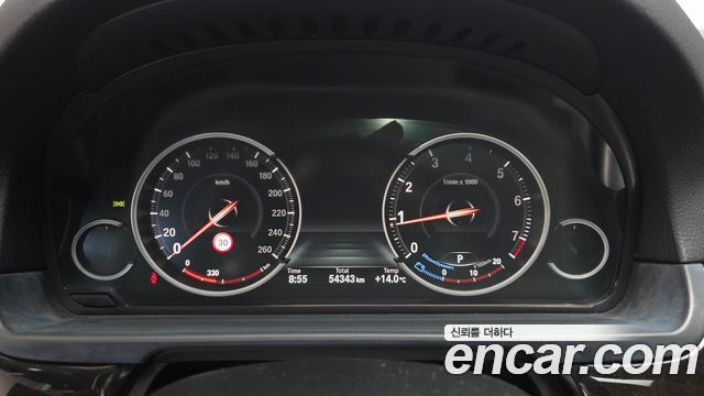 BMW 5-Series 2014 — photo 8