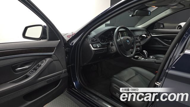BMW 5-Series 2014 — photo 10