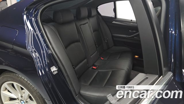 BMW 5-Series 2014 — photo 11