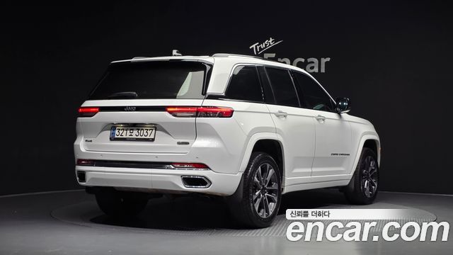 Jeep Cherokee 2023 — photo 2